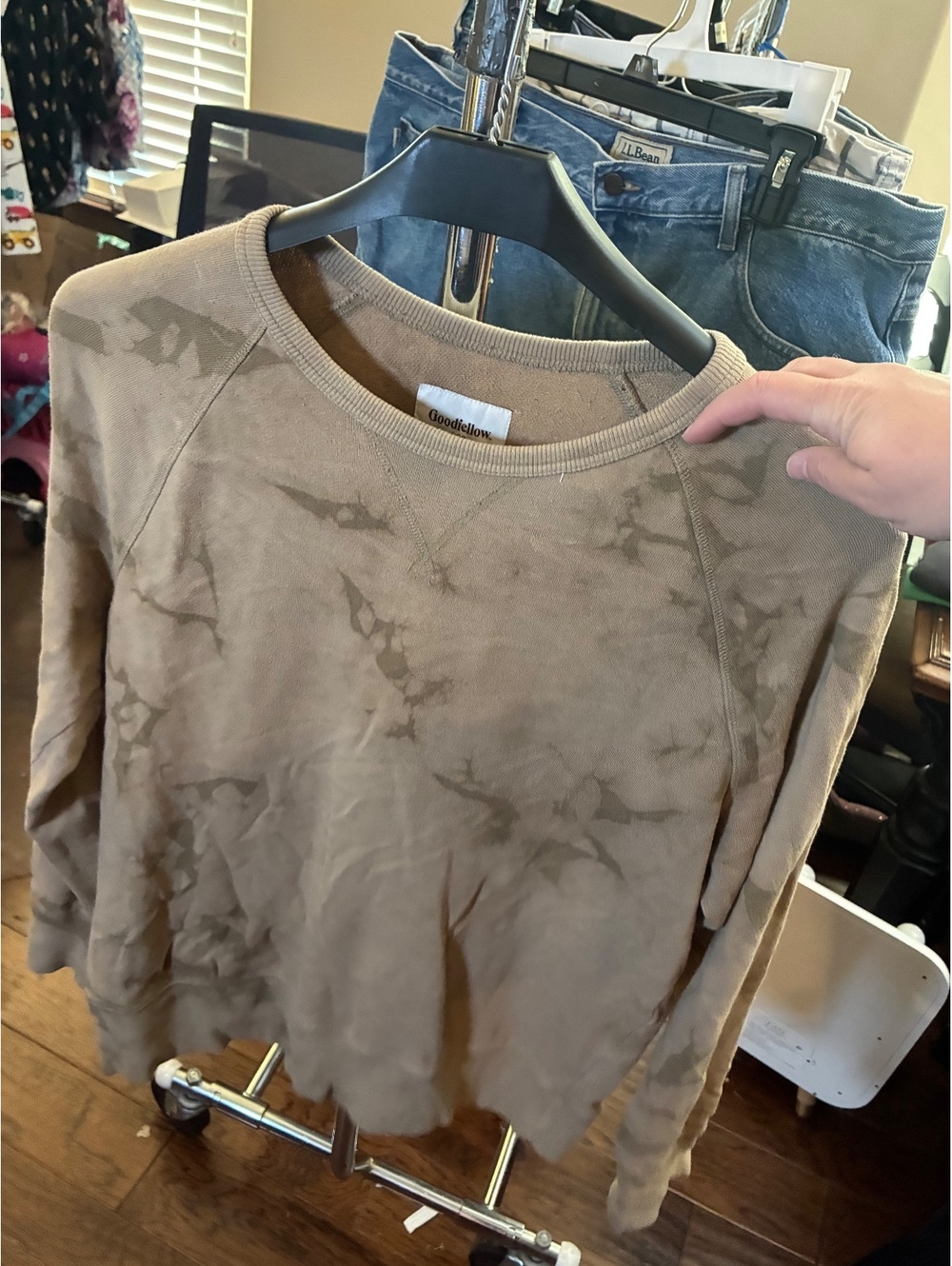 Goodfellow tan crewneck sweatshirt